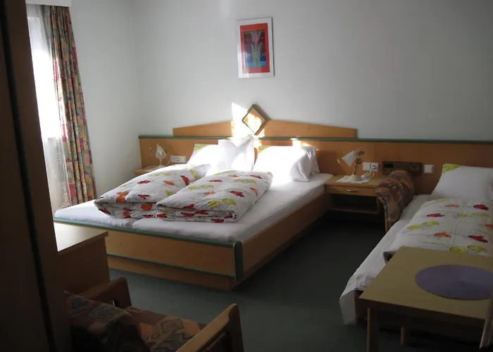 Fruehstueckspension & Ferienhaus Faednerspitze