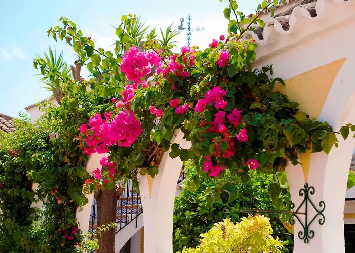 Hotel Globales Pueblo Andaluz San Pedro de Alcántara