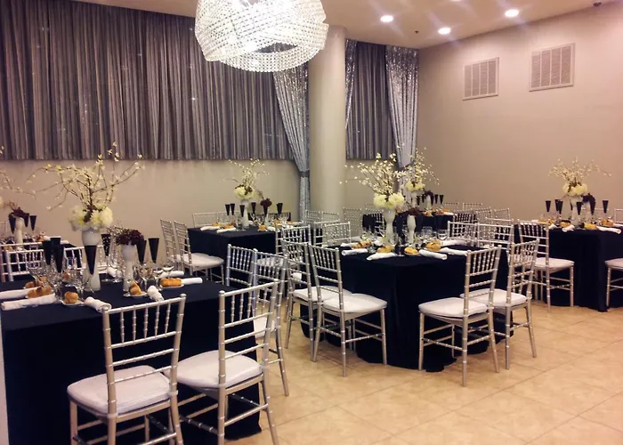 Pointe Plaza Hotel (Adults Only)
