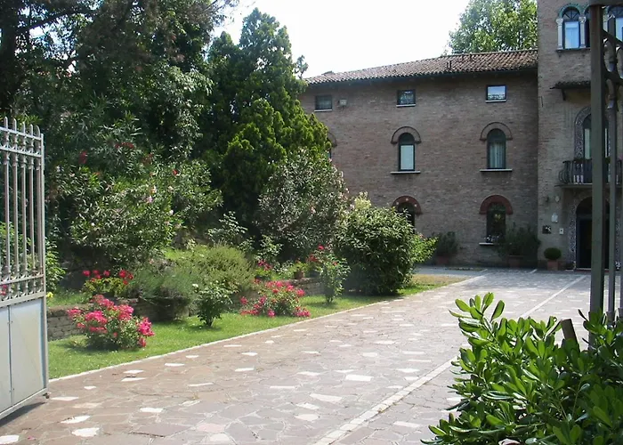 Hotels in Modena