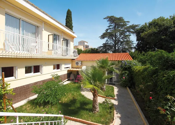 Hôtel La Croix de Malte