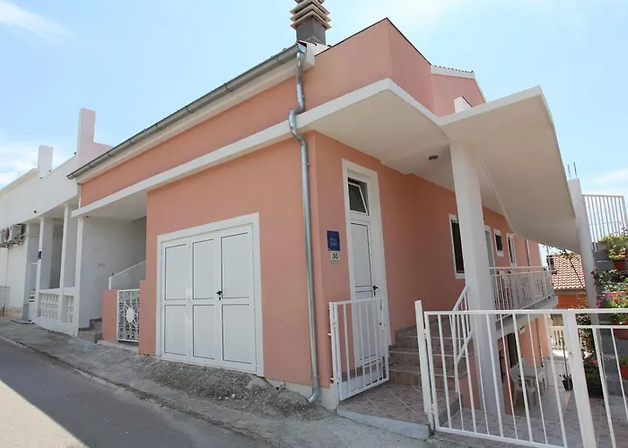 Apartments Alissa Hvar Town