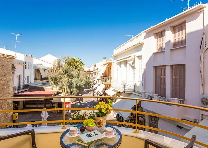 Polyxenia Suites