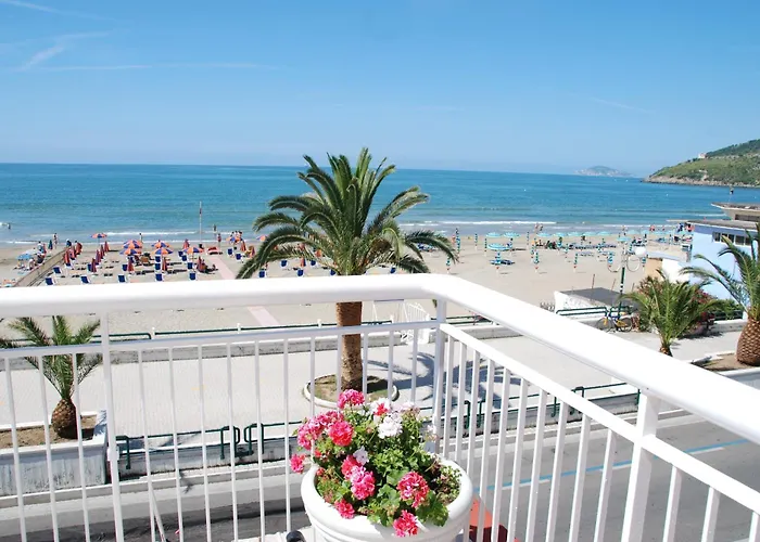 Hotel Villa Eleonora Scauri 