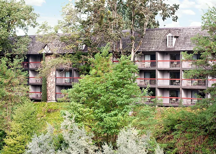 Riverside Inn