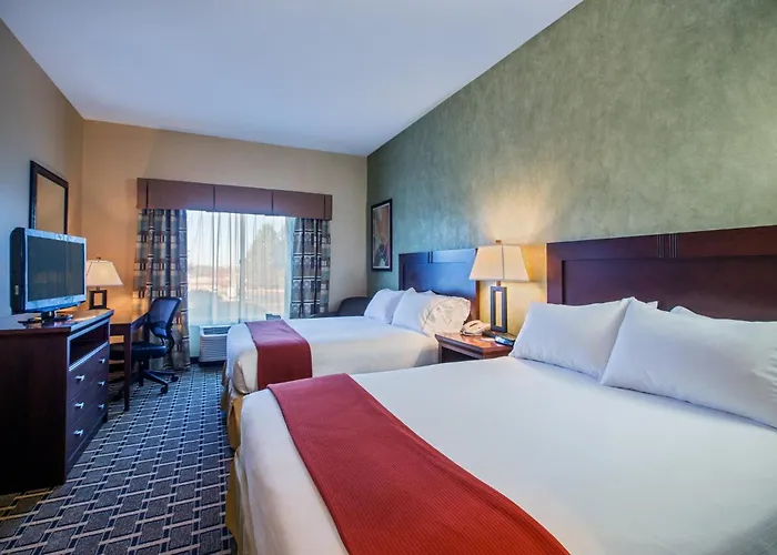 Warren Hotels