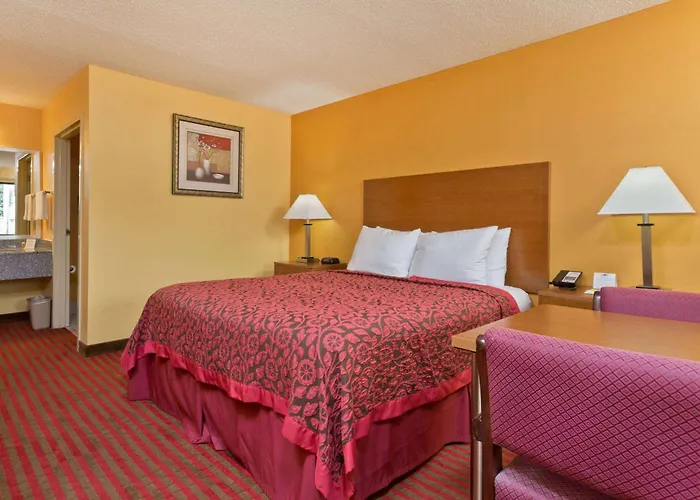 Days Inn By Wyndham Franklin