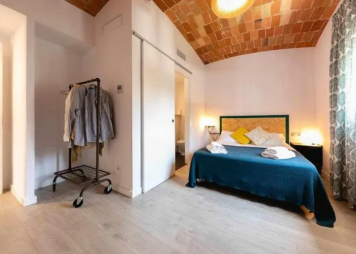 Newly Renovated Room W Pool & Bikeparking