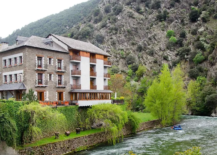 Hotel Hostal Noguera Llavorsí