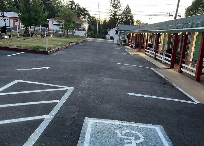 Jumping Frog Motel