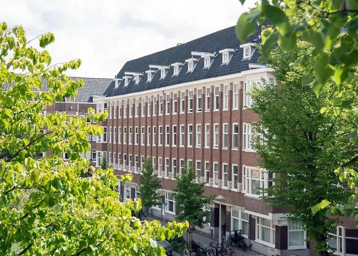 Beautiful Room In Authentic Amsterdam Apartment Rai