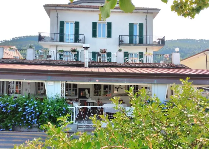 Hotel a Bocca di Magra