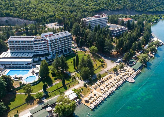 Hotel Bellevue - Metropol Lake Resort Lagadin