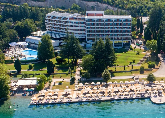Hotel Bellevue - Metropol Lake Resort Lagadin