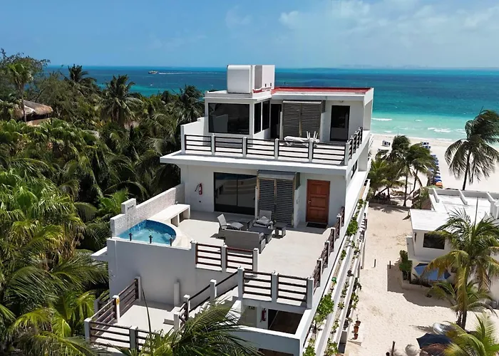 Cuxos Hotel Beachfront