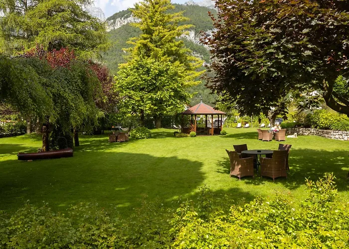 Hotels in Molveno