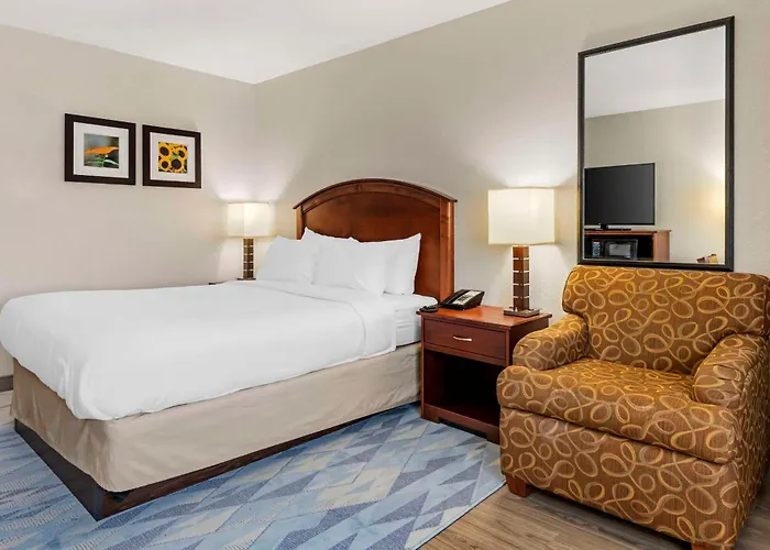Comfort Inn Albert Lea At Trails Travel Center