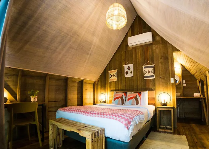 Socialtel Red Frog Hotel Bastimentos