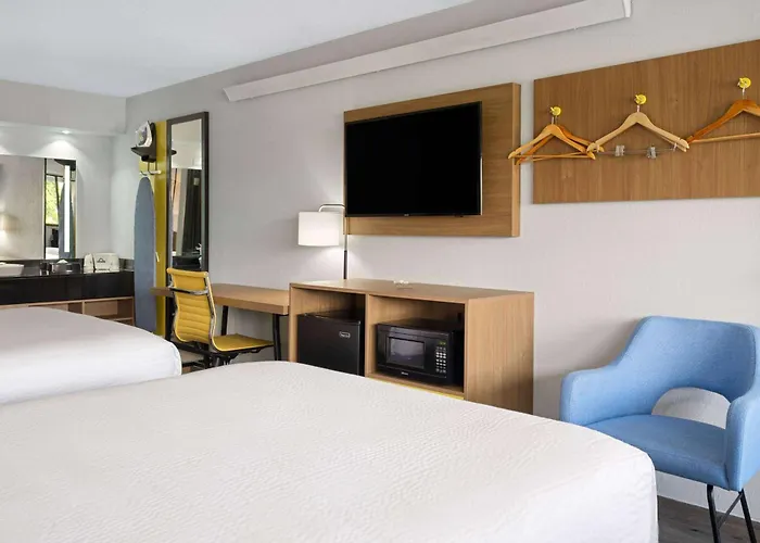 Days Inn By Wyndham Columbus Worthington