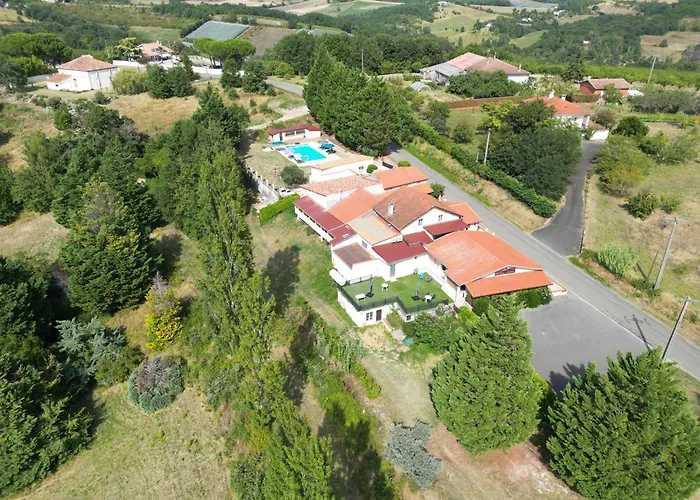 Hotel Logis des Crêtes de Pignols à Moissac