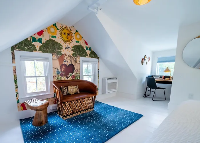 Woodstock Hotels