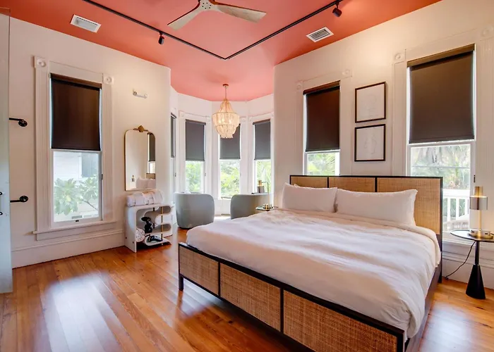 Bunk Room At The Grand Maloney Key West