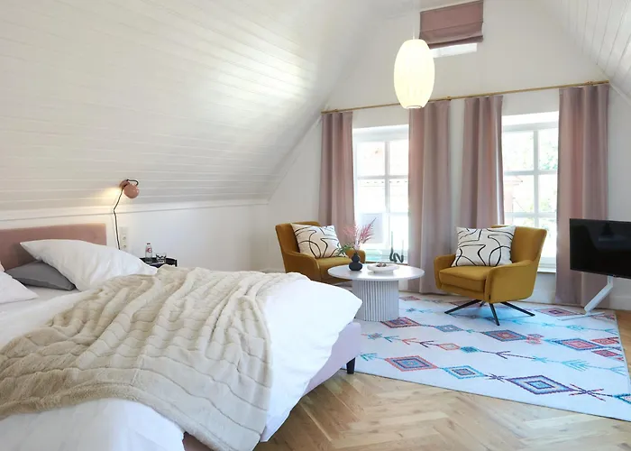 Five Rooms Leer 