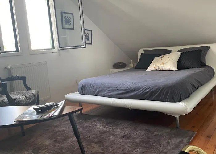 Chambre Hotes Nichee Sous Les Toits