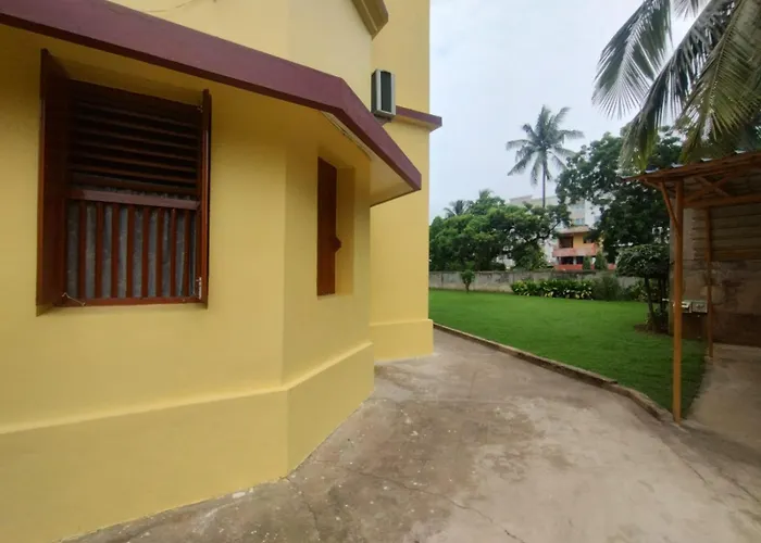 Puri Hotels