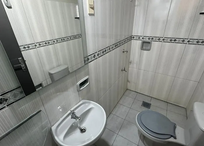 Habitacion doble en el centro de asunción solo efectivo guaranies