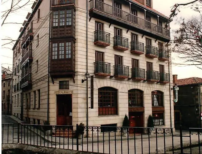 Hotel Covaleda Soria