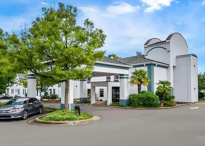 Clarion Pointe Apex - Holly Springs