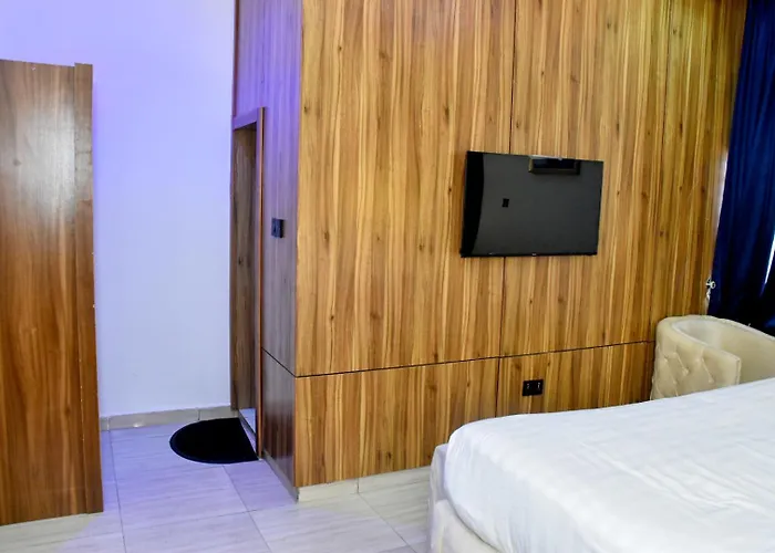 Keneuro Hotel & Suites