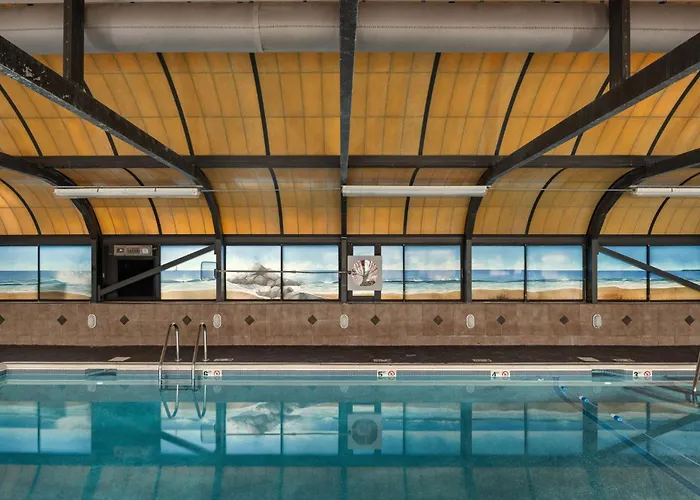 Club Wyndham Newport Onshore