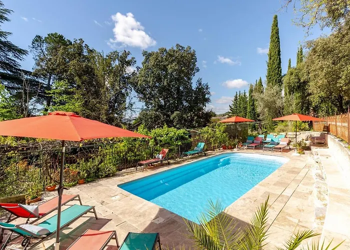 Suite Petite -Nice - Spa-Jacuzzi - Massage- Sauna - 4 Saisons - Piscine Chauffee Toute L'Annee - Pool View- Heated Pool 800M City Centre Nyons