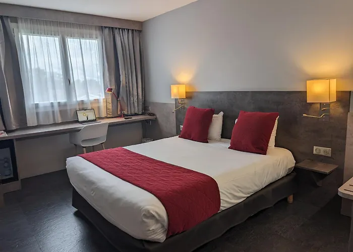 Hotel L'Hotan Portet-sur-Garonne