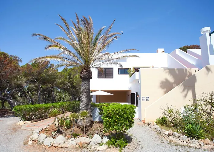 Hoteles en Cala Llena