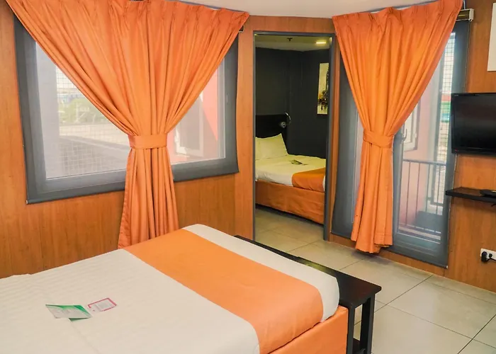 Jade Hotel And Suites