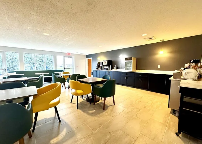 Comfort Inn & Suites Sheboygan I-43