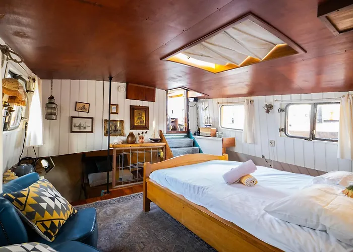 Bed and Breakfast Boat 'Opoe Sientje' Nimwegen