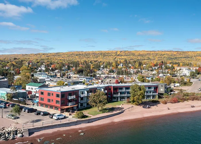 East Bay Suites Grand Marais