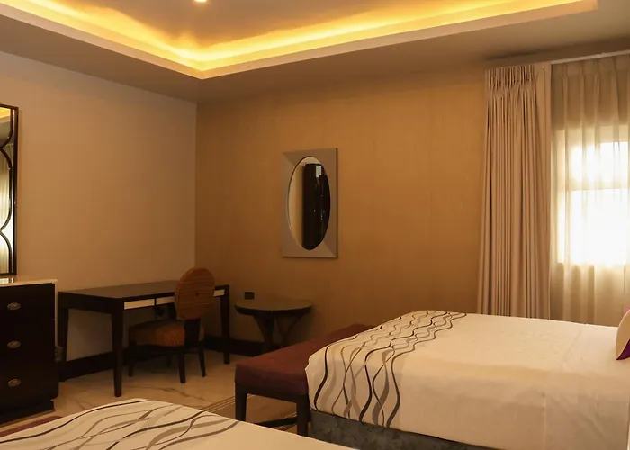 Hotel West Plaza
