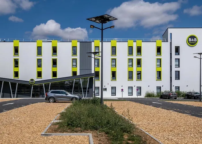 B&B HOTEL Saintes