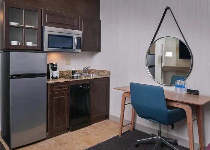 Farmington Hills Hotels