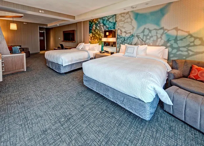 Courtyard By Marriott Westbury Long Island