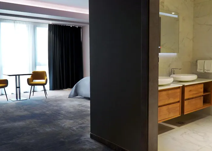Aniroc Signature Hotel