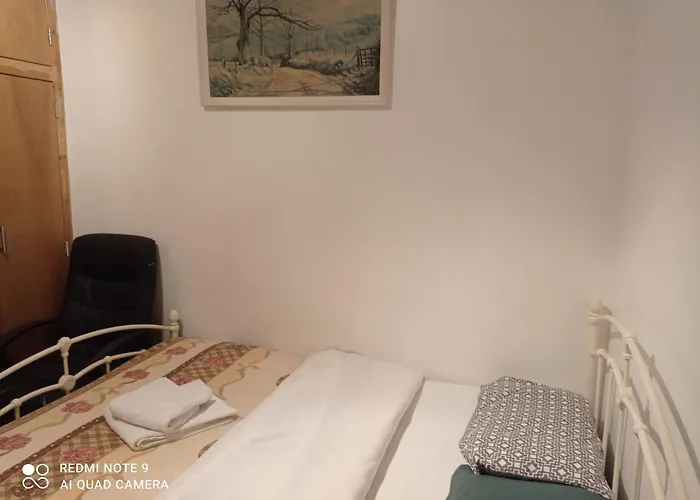 Amazon Guest House Oxford