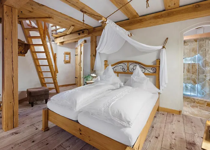 Mohrs Herzl Chalet