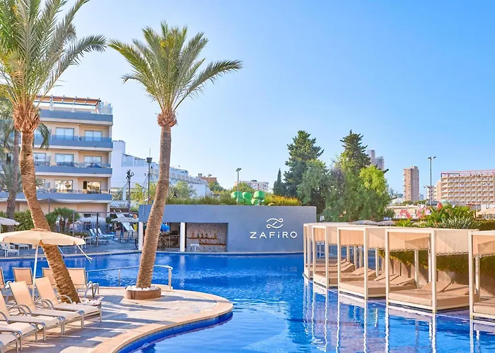 Zafiro Palmanova Aparthotel