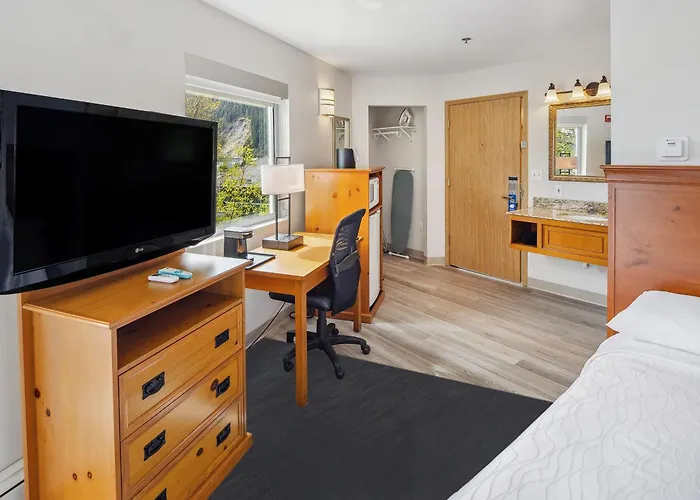 Hotel Edgewater By Aspen Hotels